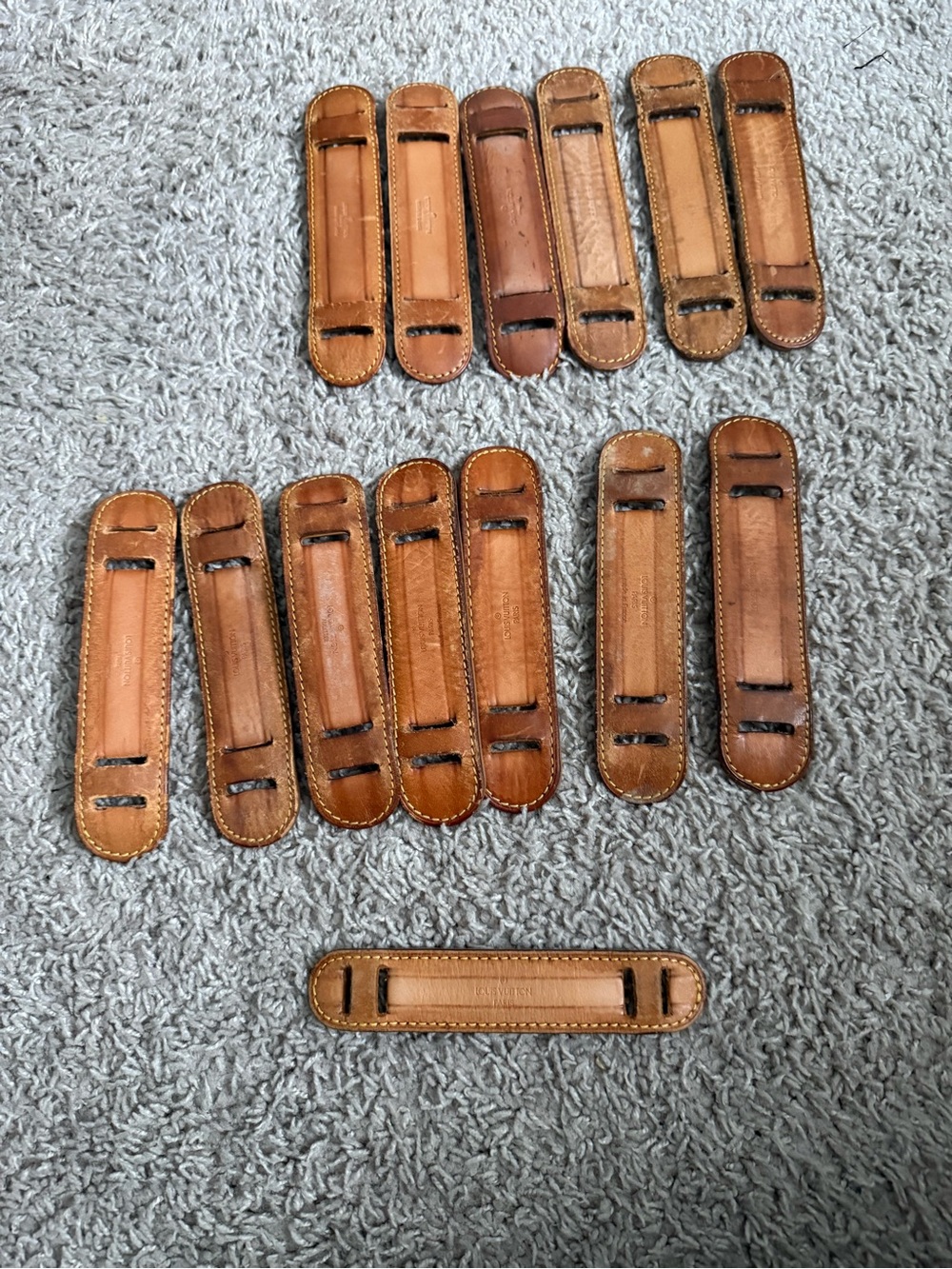 Louis Vuitton Strap pad A34 - Picture 7 of 12